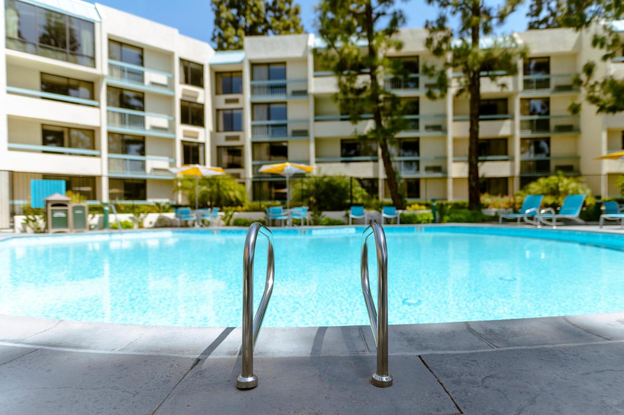 Howard Johnson By Wyndham Anaheim Hotel & Water Playground מראה חיצוני תמונה